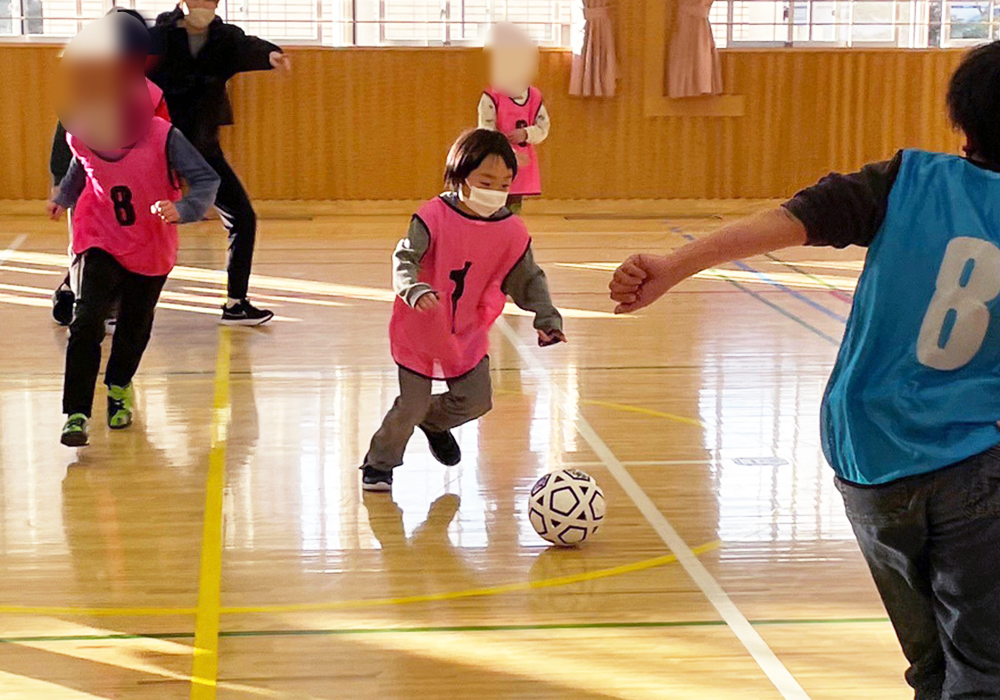 《MY FOOTBALL KITプログラム》自分で組み立てたボールでサッカーをしよう！【バルサSportNetプログラム】@桜通り店&新下栗店・画像